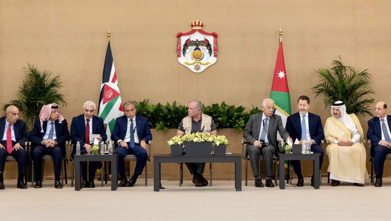 الملك خلال لقاء مع وجهاء وممثلين عن أهالي معان: بلد النشامى ما عليها خوف