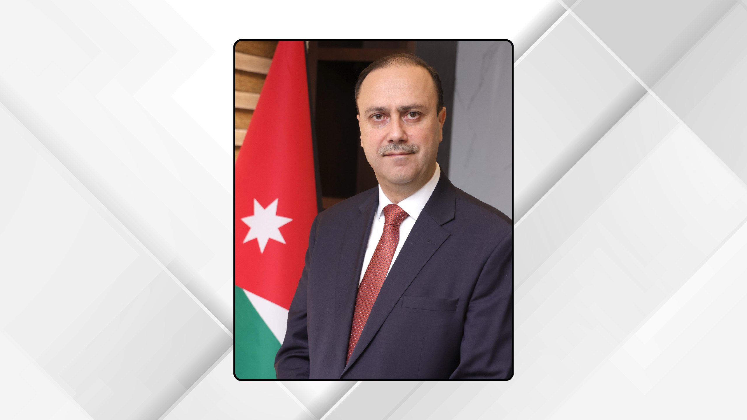 المومني يهنئ صحيفة "الغد" بمناسبة مرور 22 عاماً على تأسيسها