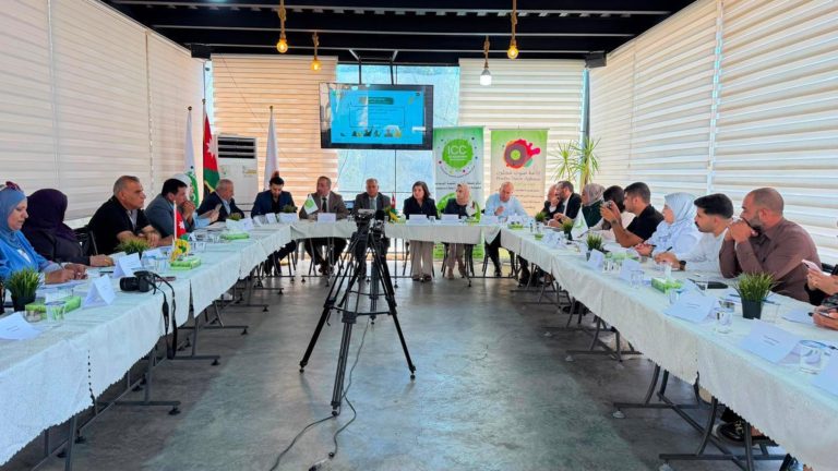 عجلون: جلسة حوارية تناقش واقع مشاركة الشباب داخل الأحزاب