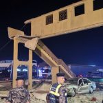 الأشغال تزيل جسر مشاة قرب حدود جابر بعد اصطدام شاحنة به وتعيد فتح الطريق