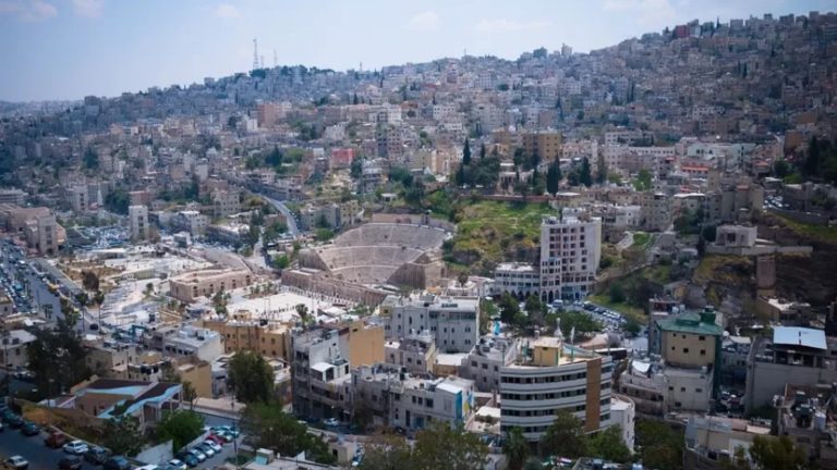 اجواء حارة نسبيا حتى الخميس