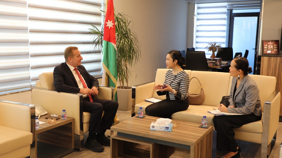وزير الزراعة يبحث مع السفيرة التايلندية التعاون المشترك