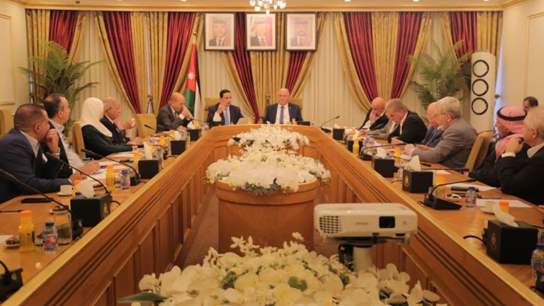 الاقتصادي والاجتماعي يعقد الاجتماع الأول للجنة متابعة توصيات دراسة واقع عمل النساء في القطاع الزراعي بالأغوار