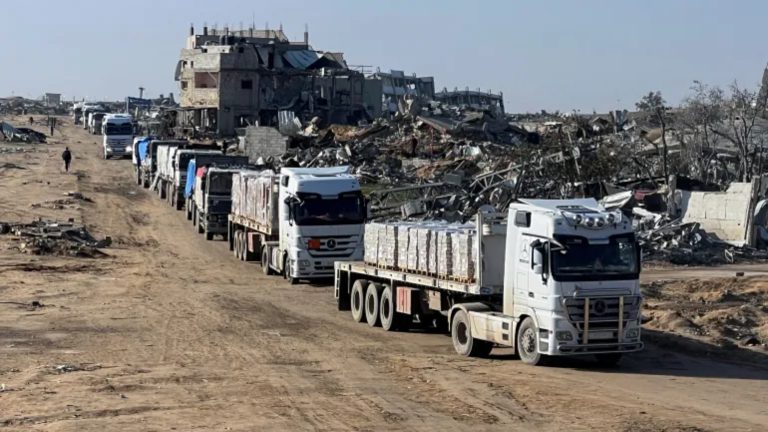 نقص مستلزمات التشغيل يهدد بتعطيل شاحنات المساعدات في غزة