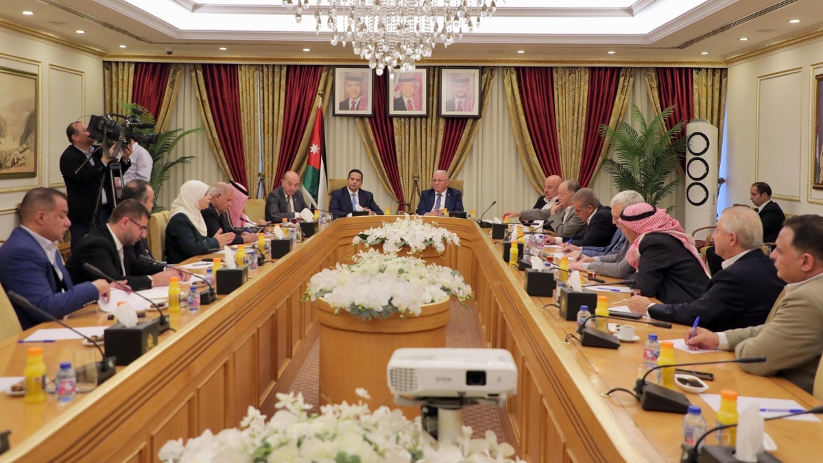 لجنتا الطاقة في الأعيان والنواب تبحثان تعزيز التعاون المشترك