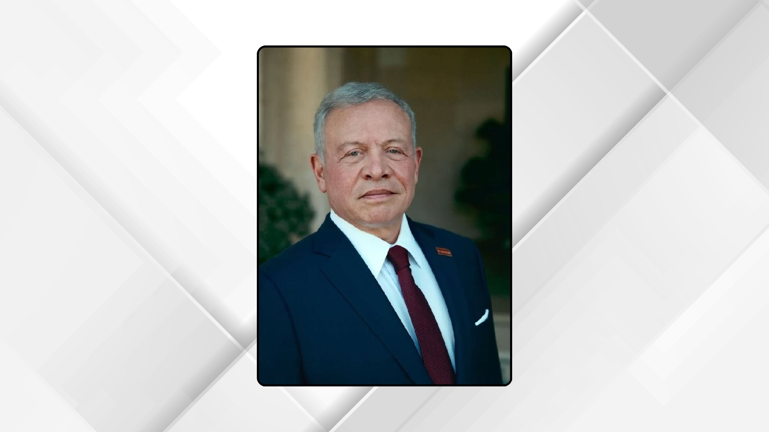 الملك يعود إلى أرض الوطن بعد زيارة إلى أبوظبي