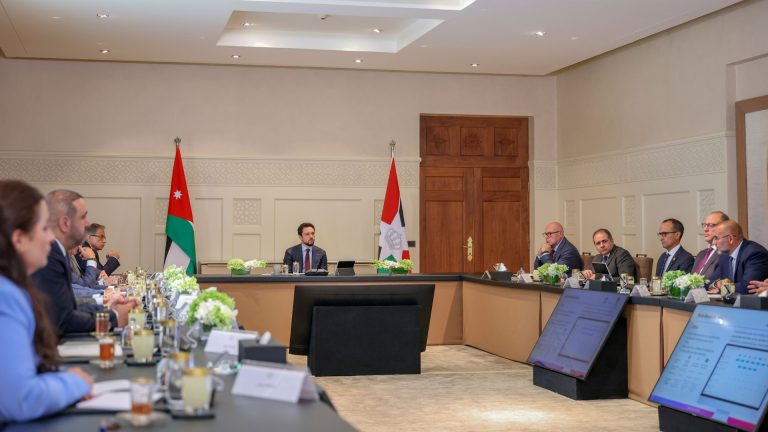 ولي العهد يترأس اجتماعا دوريا للمجلس الوطني لتكنولوجيا المستقبل ويطلع على خططه ومشاريعه