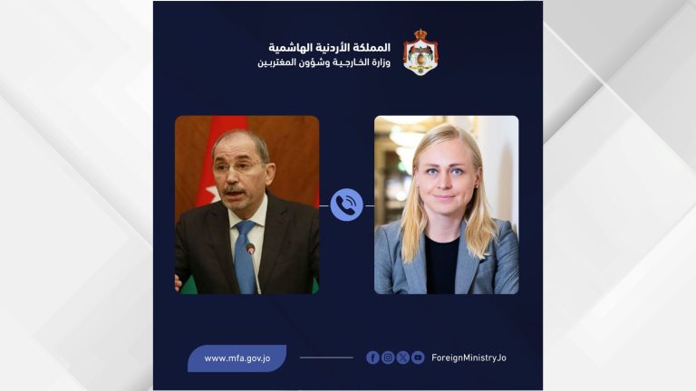 وزير الخارجية يجري اتصالاً هاتفيًا مع نظيرته الفنلندية