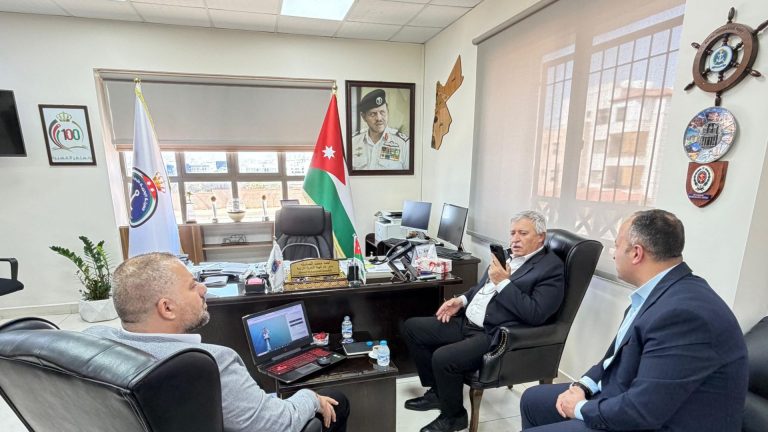 القطامين يتفقد مؤسسات ومرافق النقل والعمل في العقبة