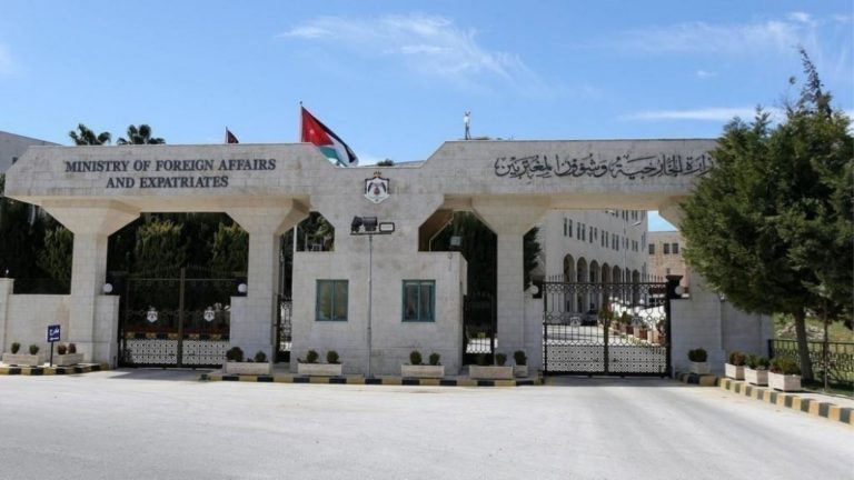الخارجية: وفاة اردني واصابة 4 نتيجة الاعتداء الغاشم على مطار الملك خالد بالسعودية