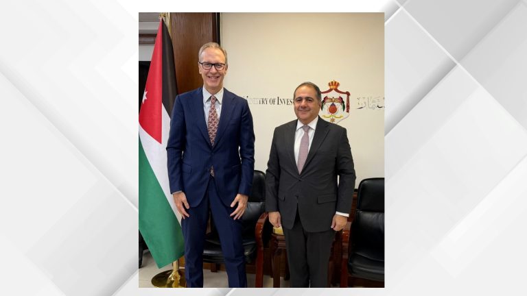 وزير الاستثمار يبحث والسفير الإيطالي تعزيز الشراكات بين البلدين